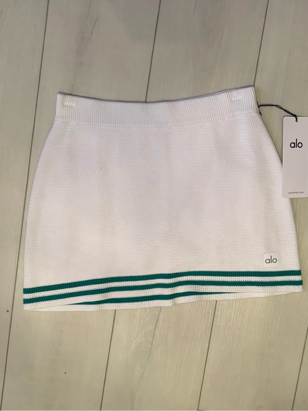 ALO NWT Tennis Club Knit White Mini Skirt skort with Green Double Stripe small
